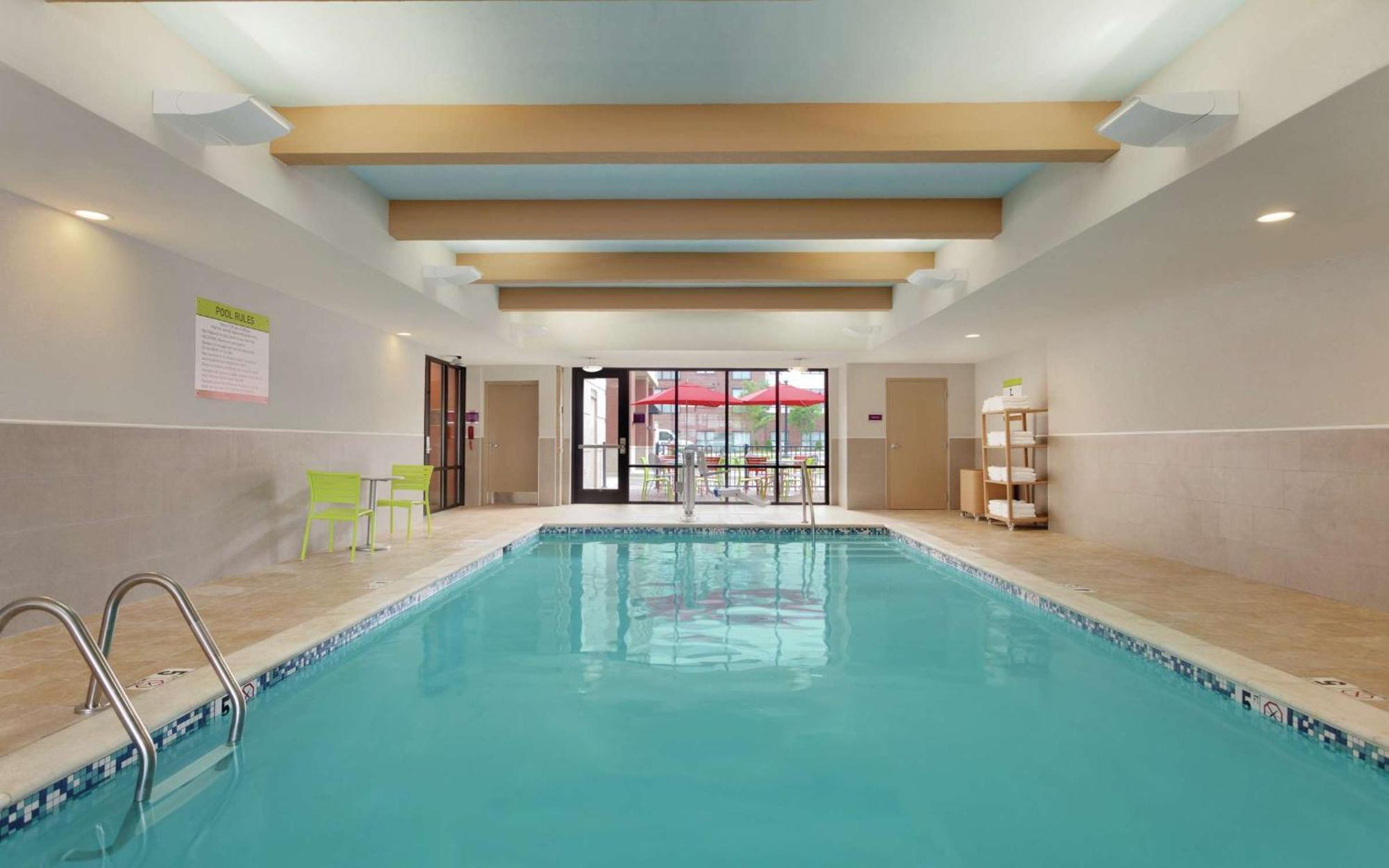 Hotel Home2 By Hilton Downtown University Boulevard 3*